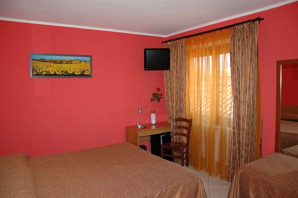 Hotel&Restaurant Armanac De Toubie Arnad Екстериор снимка