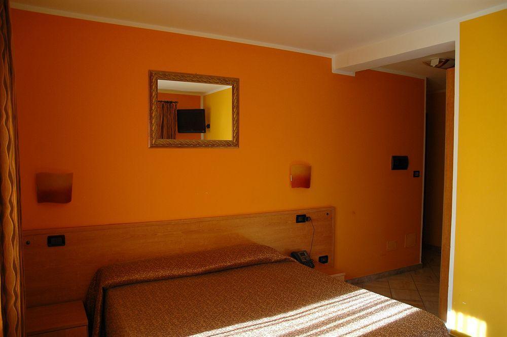 Hotel&Restaurant Armanac De Toubie Arnad Екстериор снимка